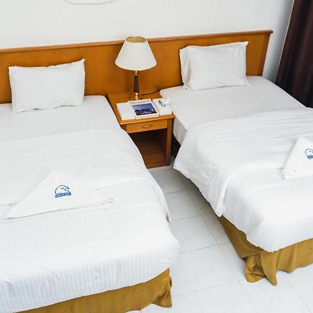Pan Emirates Hotel Apartments Шарджа Екстер'єр фото