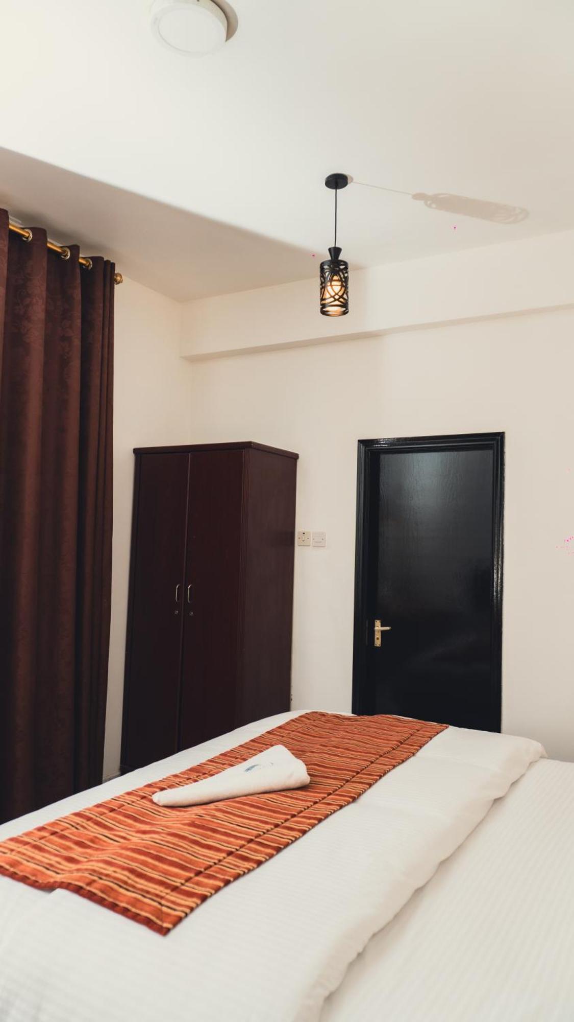 Pan Emirates Hotel Apartments Шарджа Екстер'єр фото